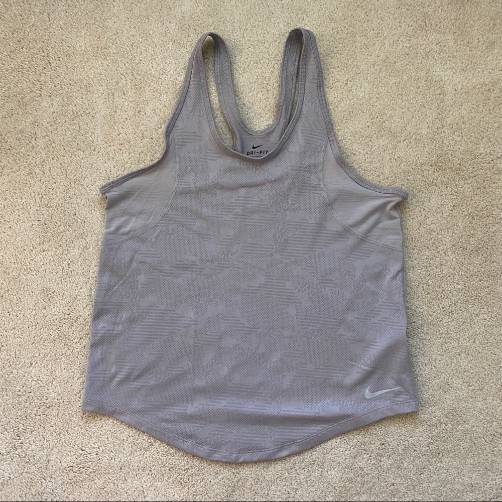 Nike tank top size medium